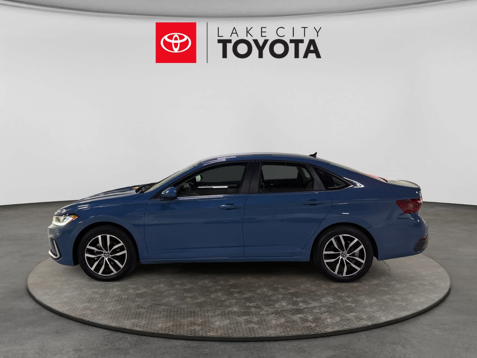 Used 2025 Volkswagen Jetta Sedan