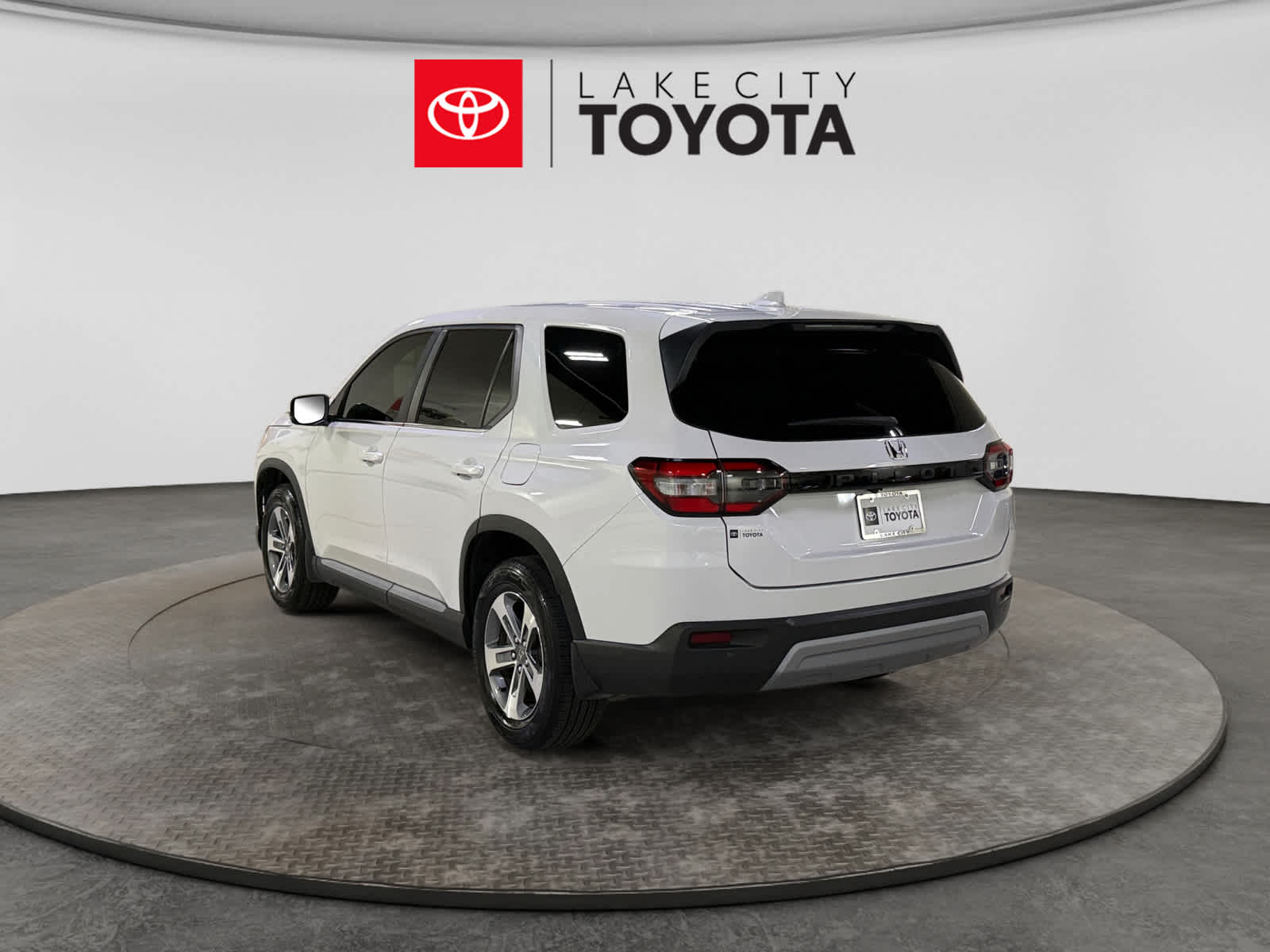 Used 2024 Honda Pilot SUV