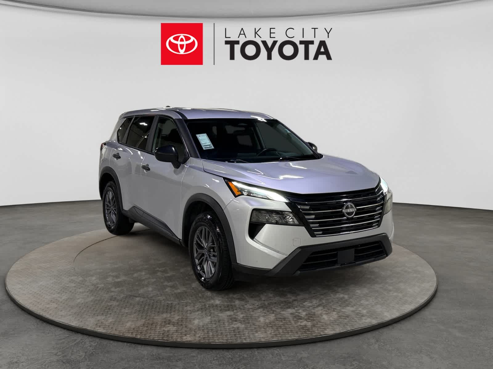 Used 2024 Nissan Rogue SUV