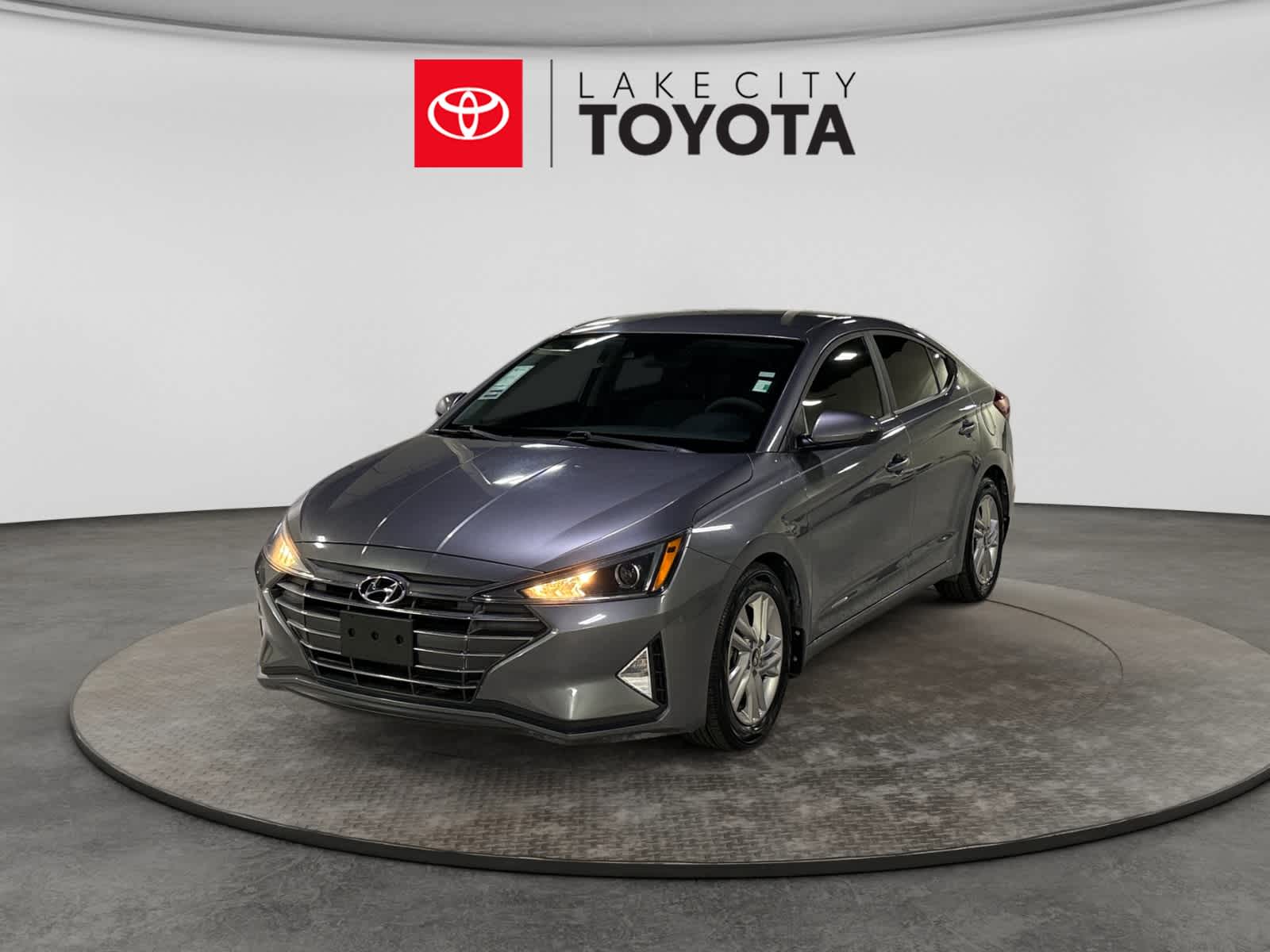 Machine Gray 2019 Hyundai Elantra SEL FWD Sedan Front-Wheel Drive 6-Speed Automatic