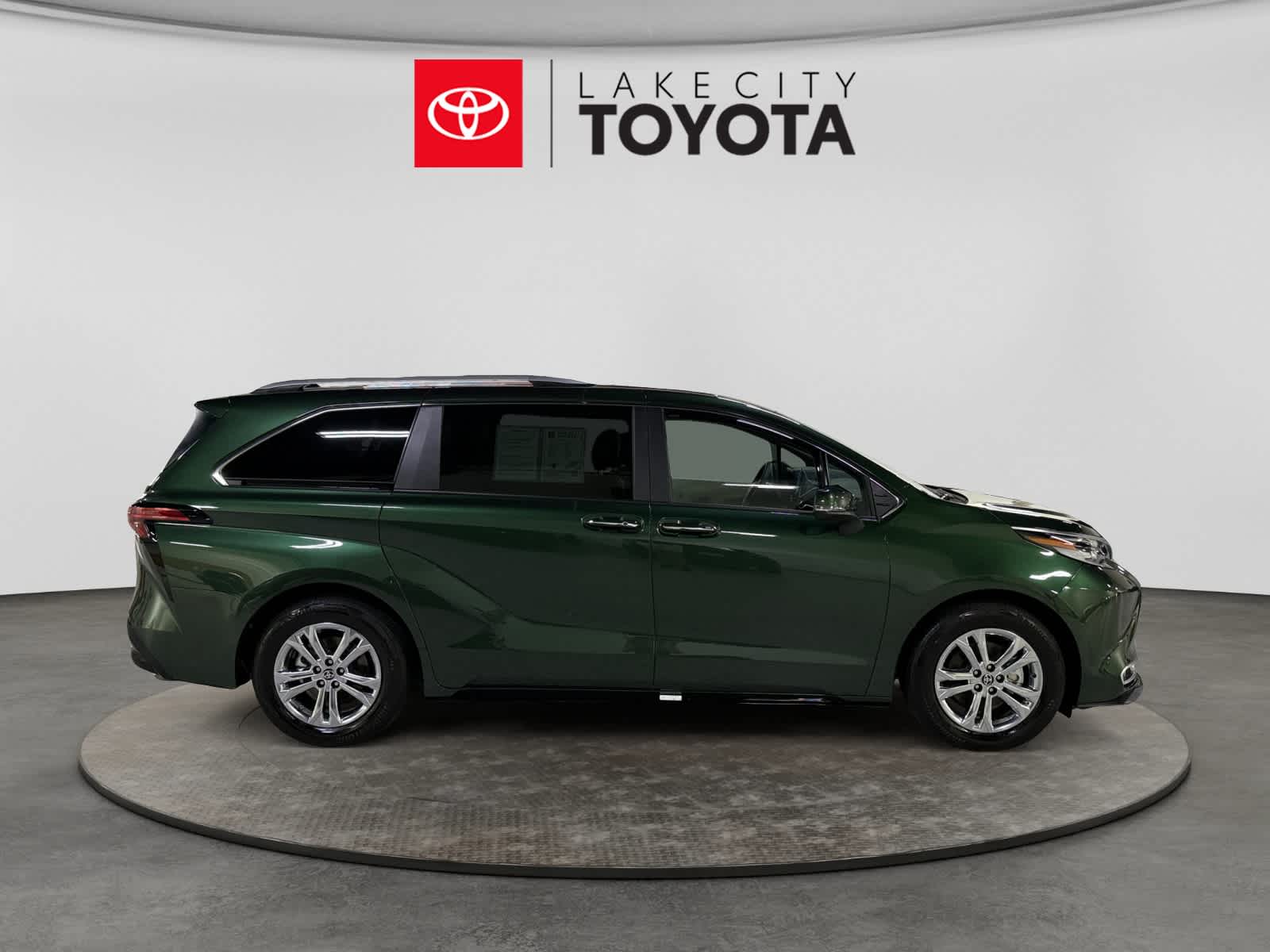 Used 2023 Toyota Sienna Van