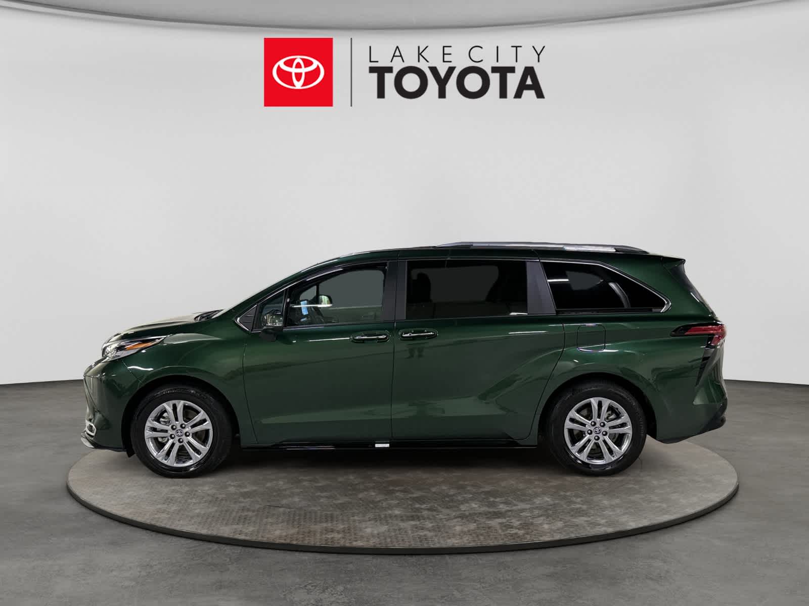 Used 2023 Toyota Sienna Van