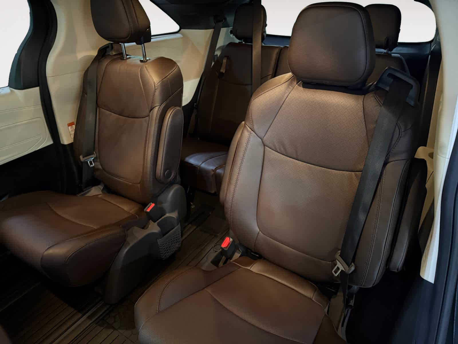 Used 2023 Toyota Sienna Van