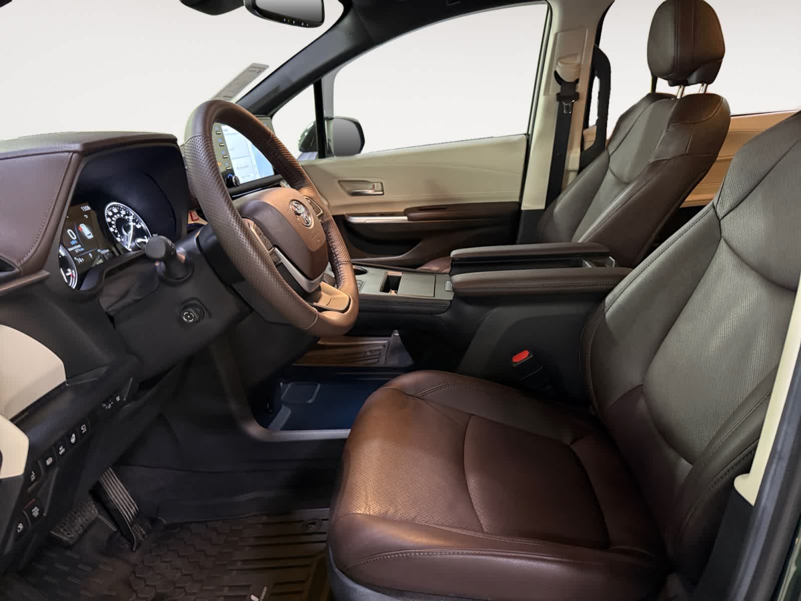 Used 2023 Toyota Sienna Van