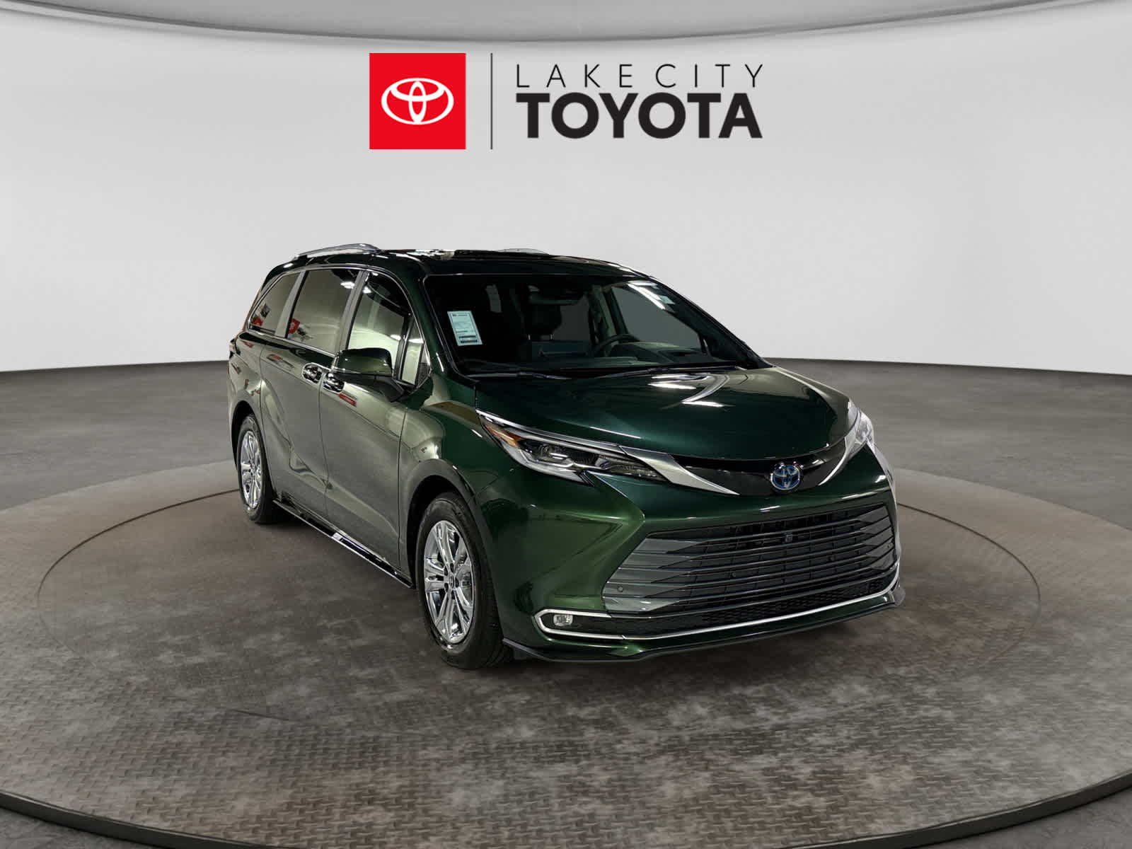 Used 2023 Toyota Sienna Van