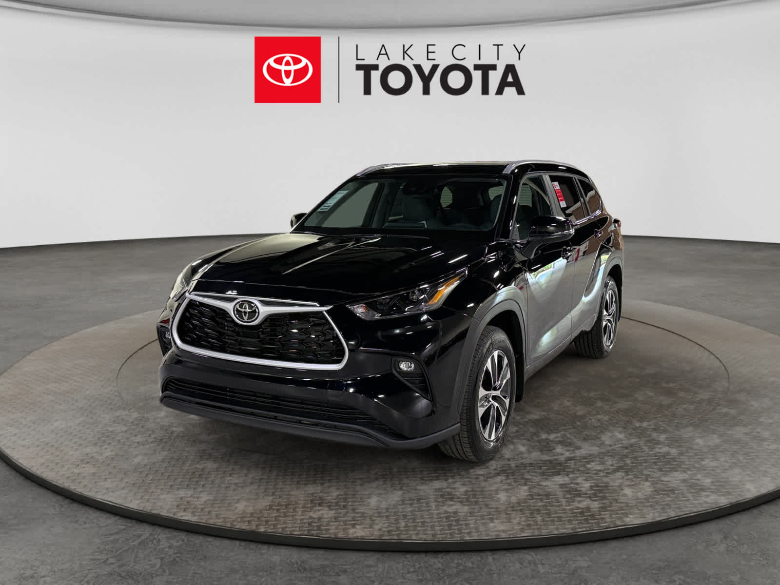 Midnight Black Metallic 2026 Toyota Highlander SUV / Crossover All-Wheel Drive 8-Speed Automatic
