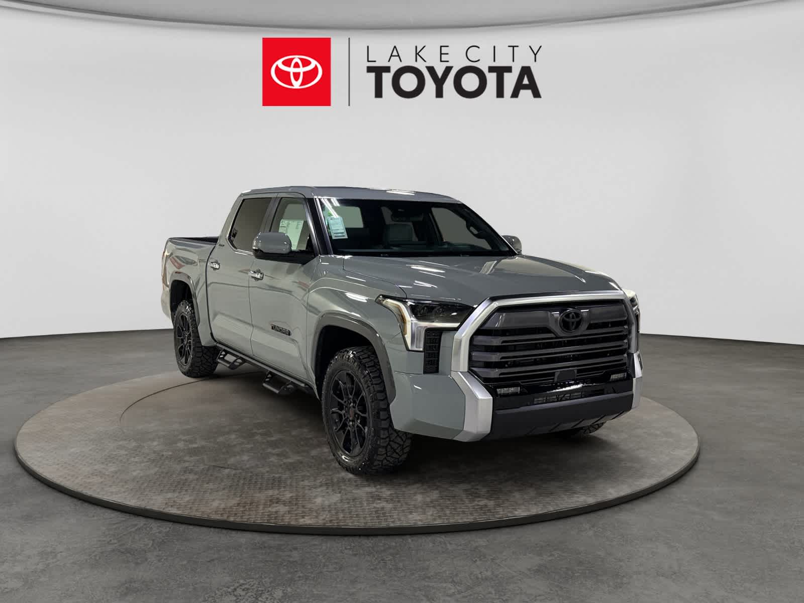 2026 Toyota Tundra Limited - Photo 9