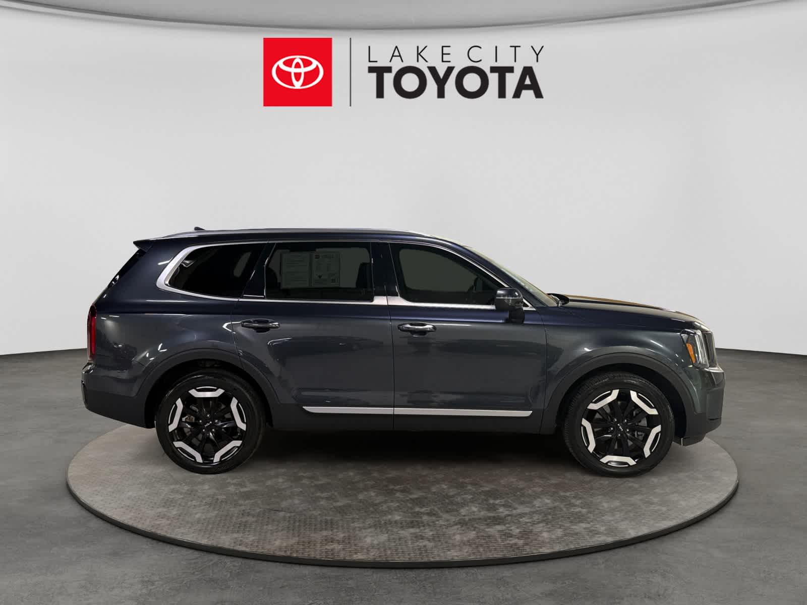 Used 2024 Kia Telluride SUV