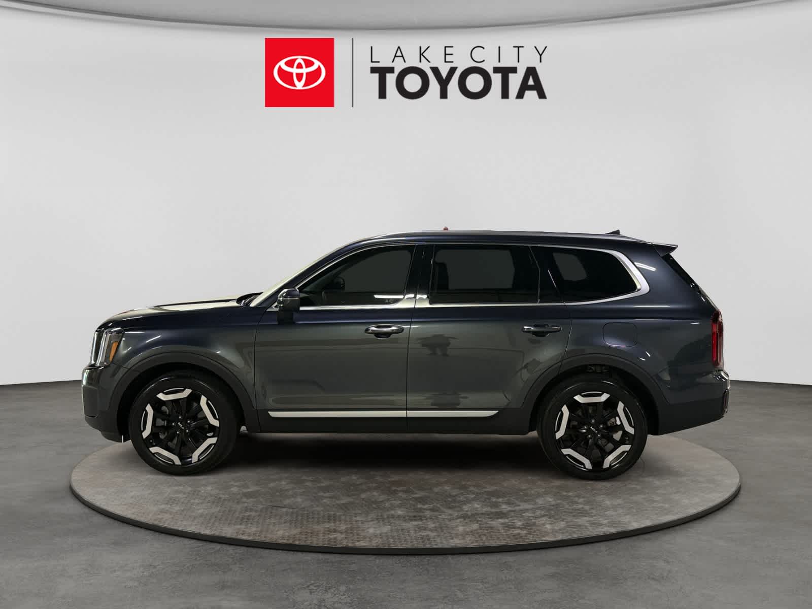 Used 2024 Kia Telluride SUV