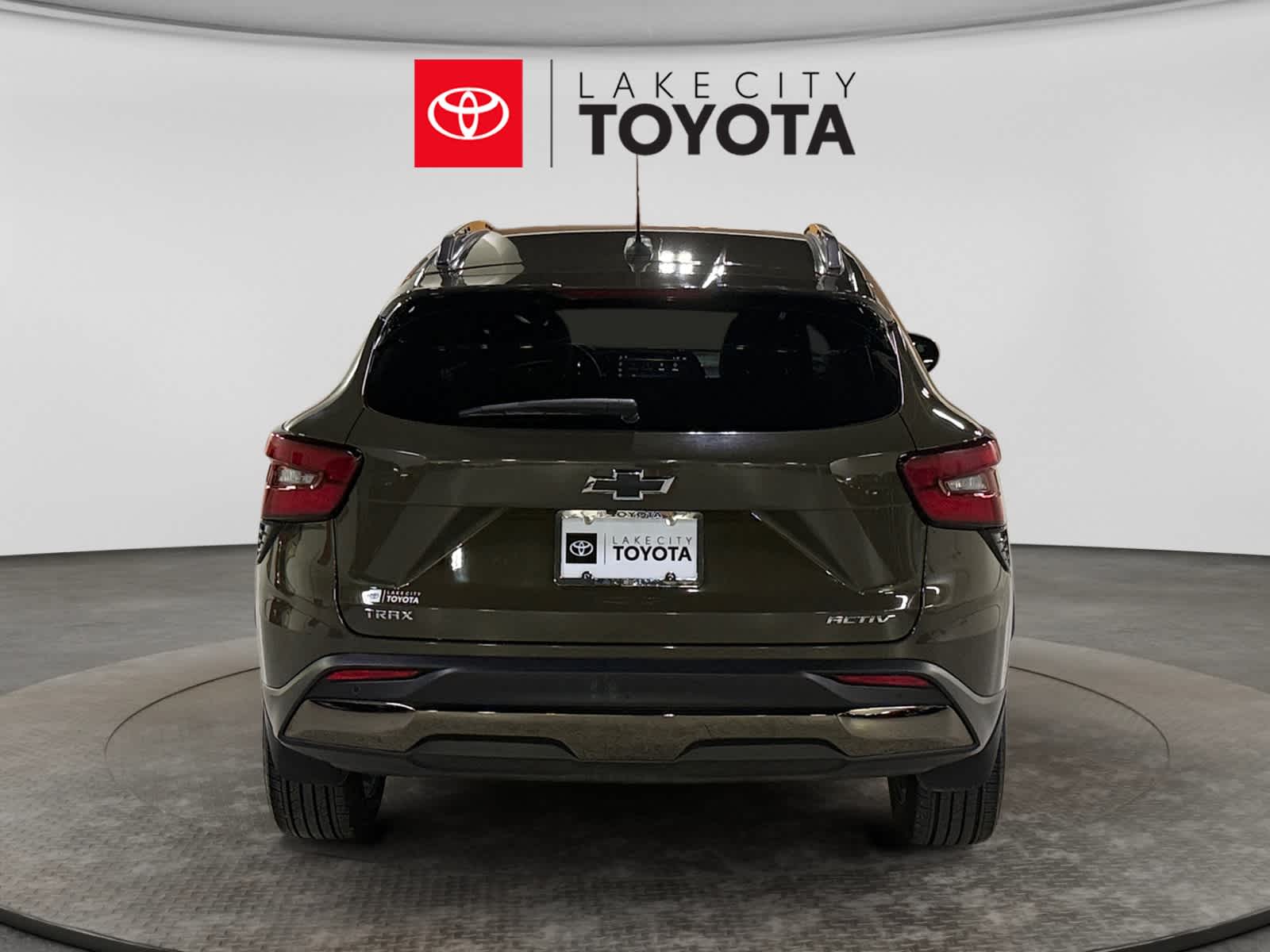 Used 2024 Chevrolet Trax SUV