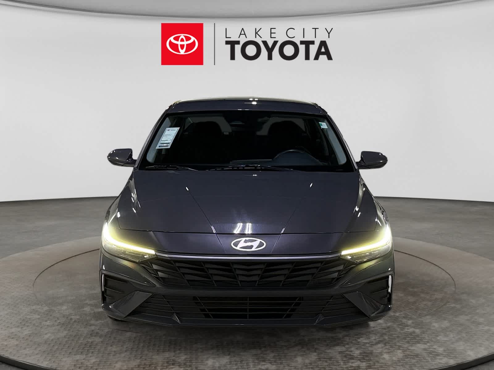 Used 2024 Hyundai Elantra Sedan