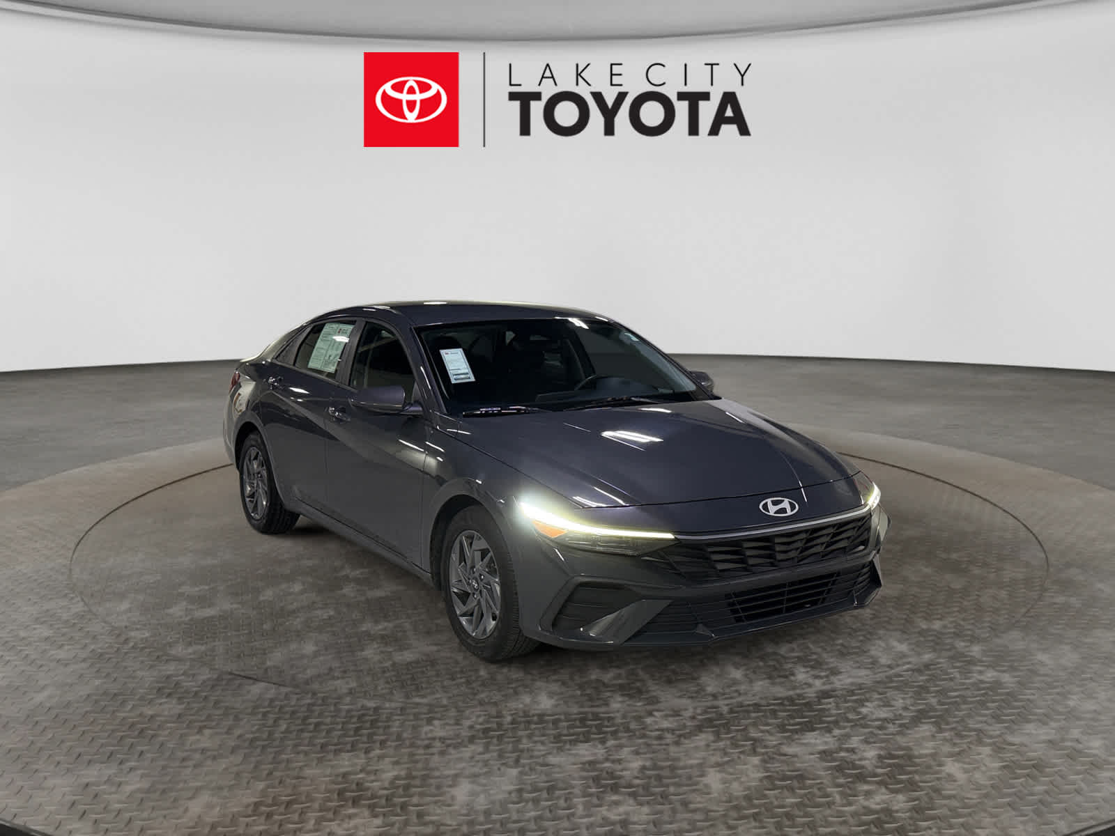Used 2024 Hyundai Elantra Sedan