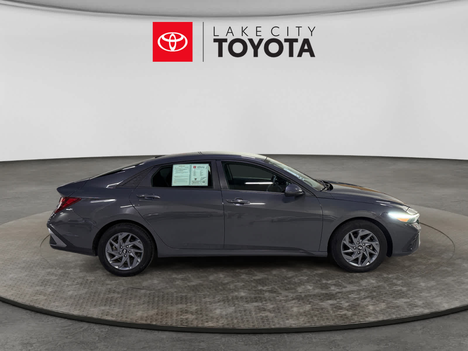Used 2024 Hyundai Elantra Sedan