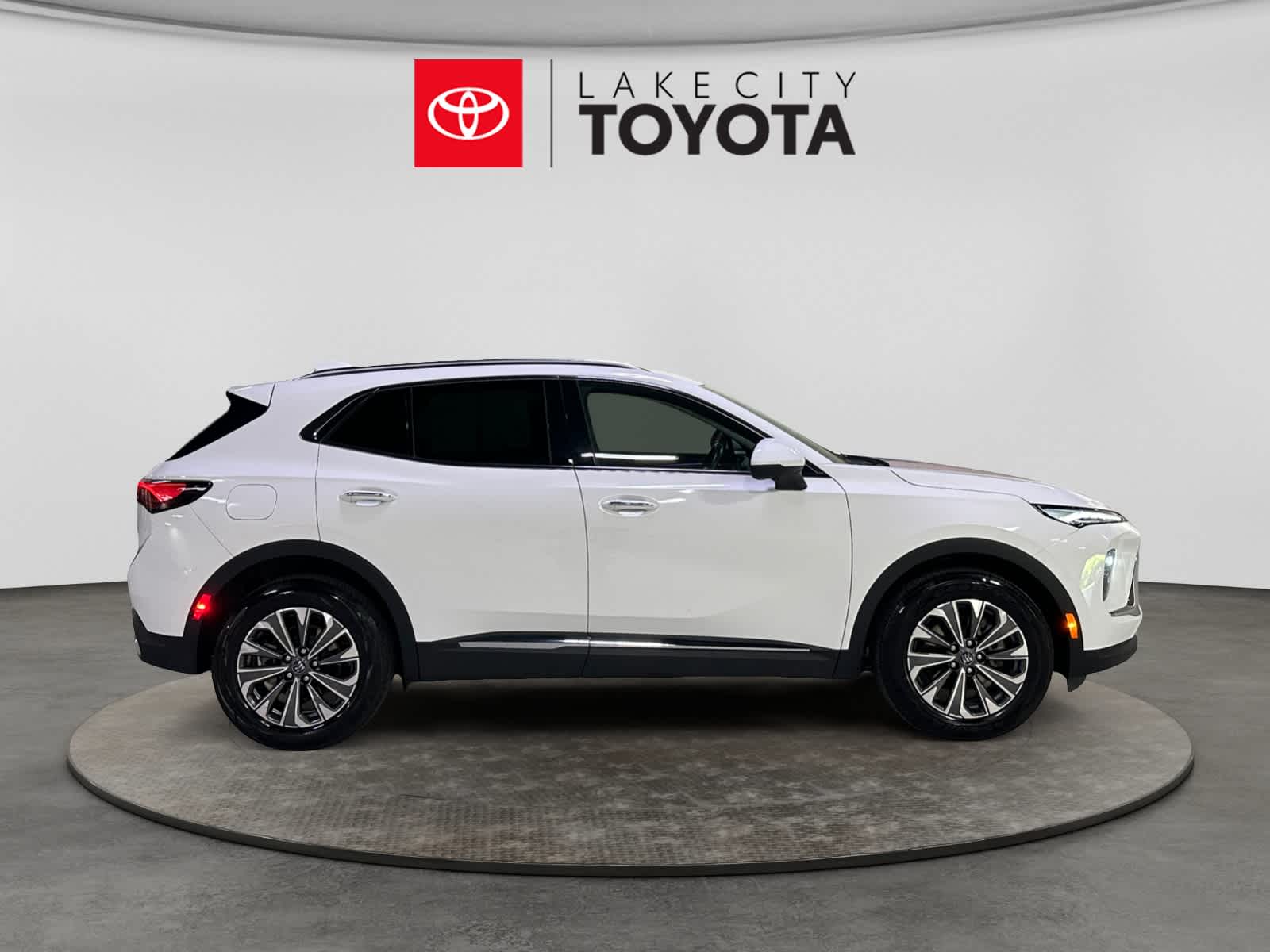 Used 2024 Buick Envision SUV