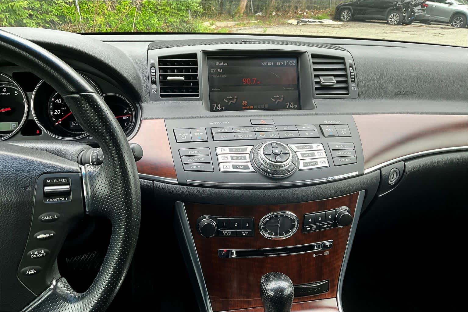 View vehicle photo 6