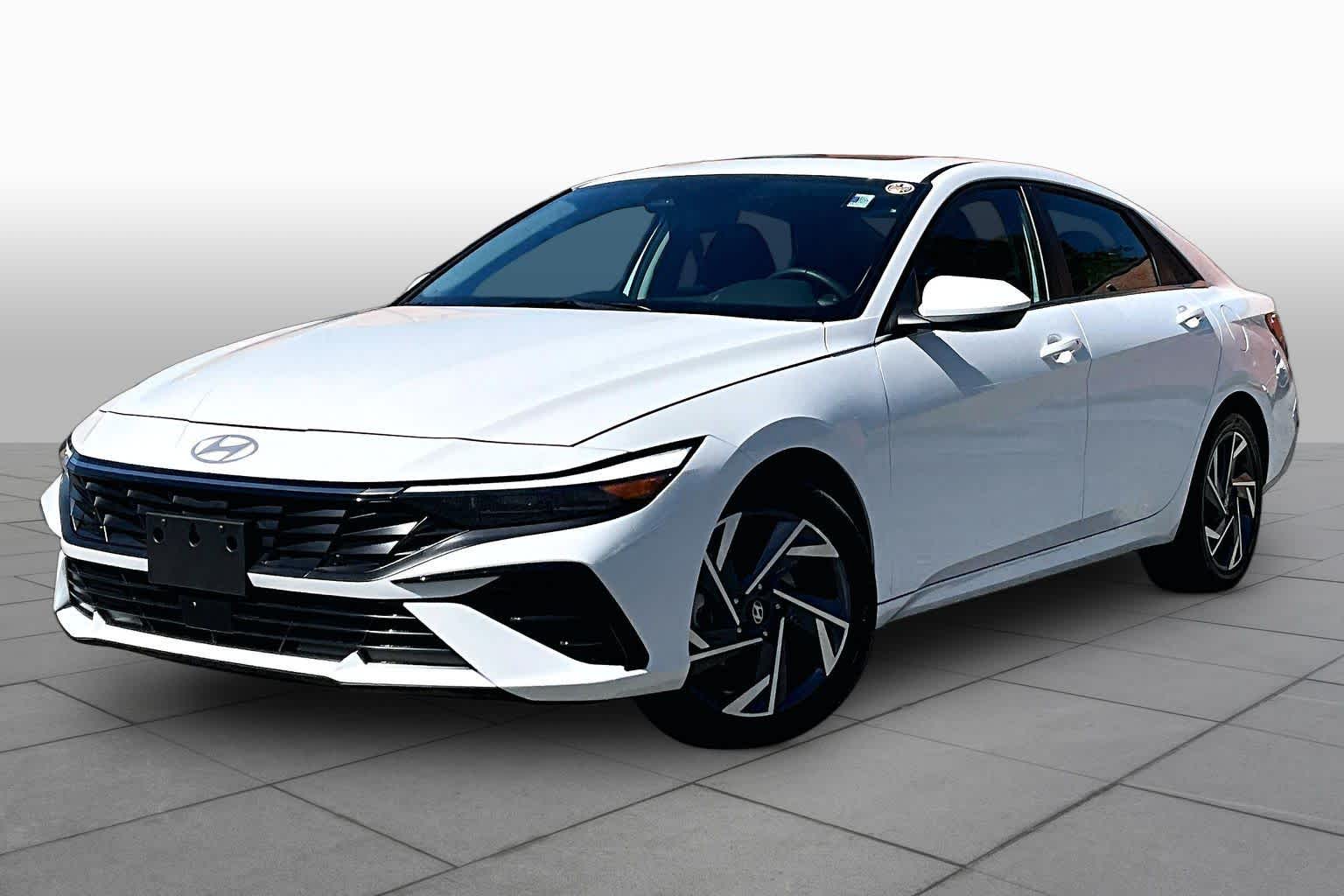 Serenity White 2025 Hyundai Elantra Sedan Front-Wheel Drive Continuously Variable Transmission