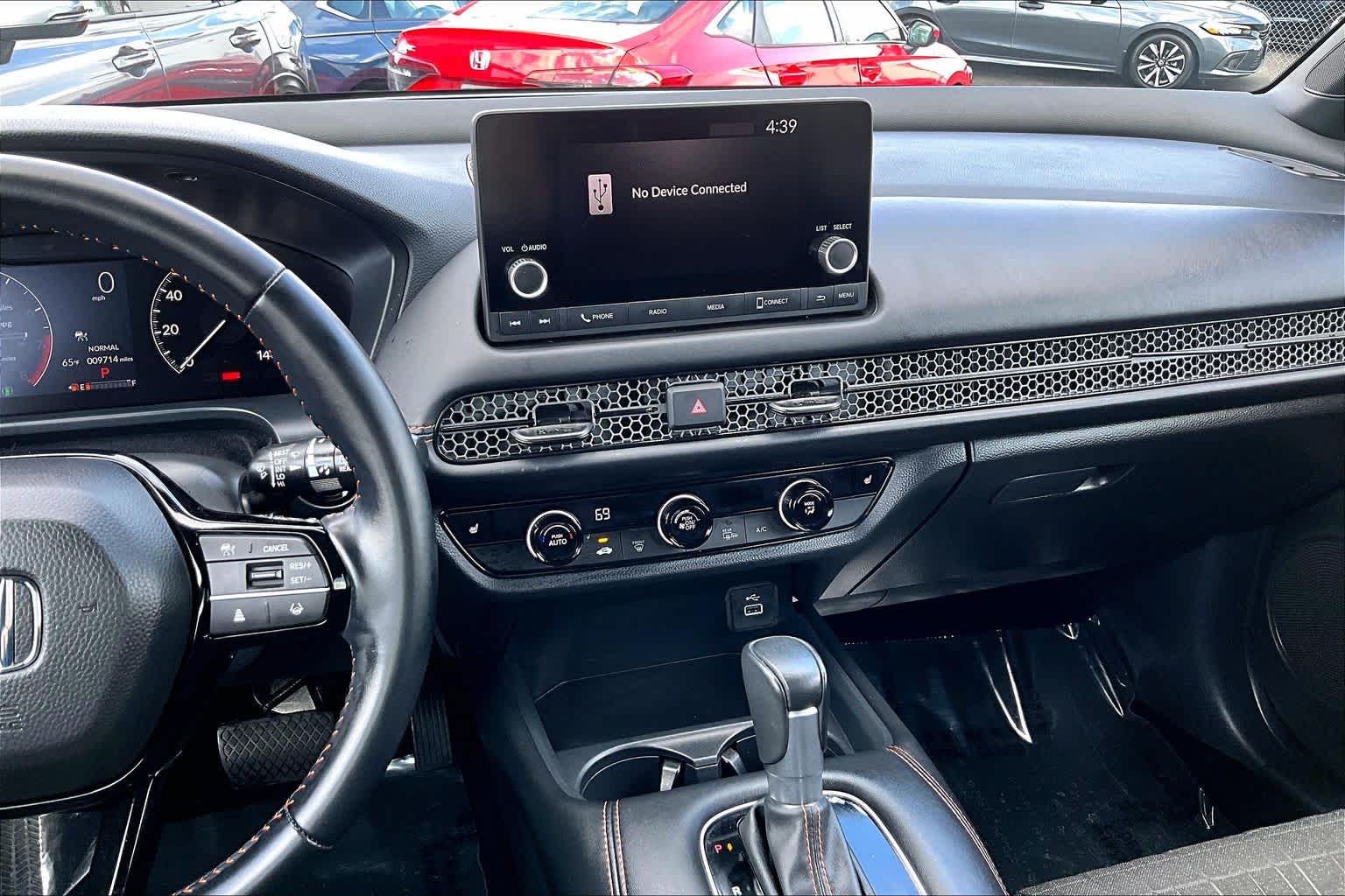 View vehicle photo 7