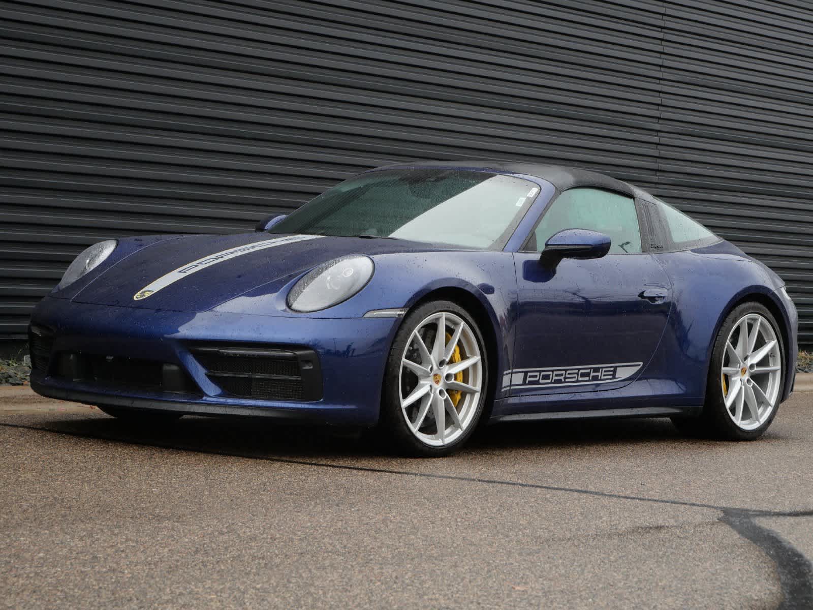2022 Porsche 911 Targa 4 GTS Cabriolet AWD