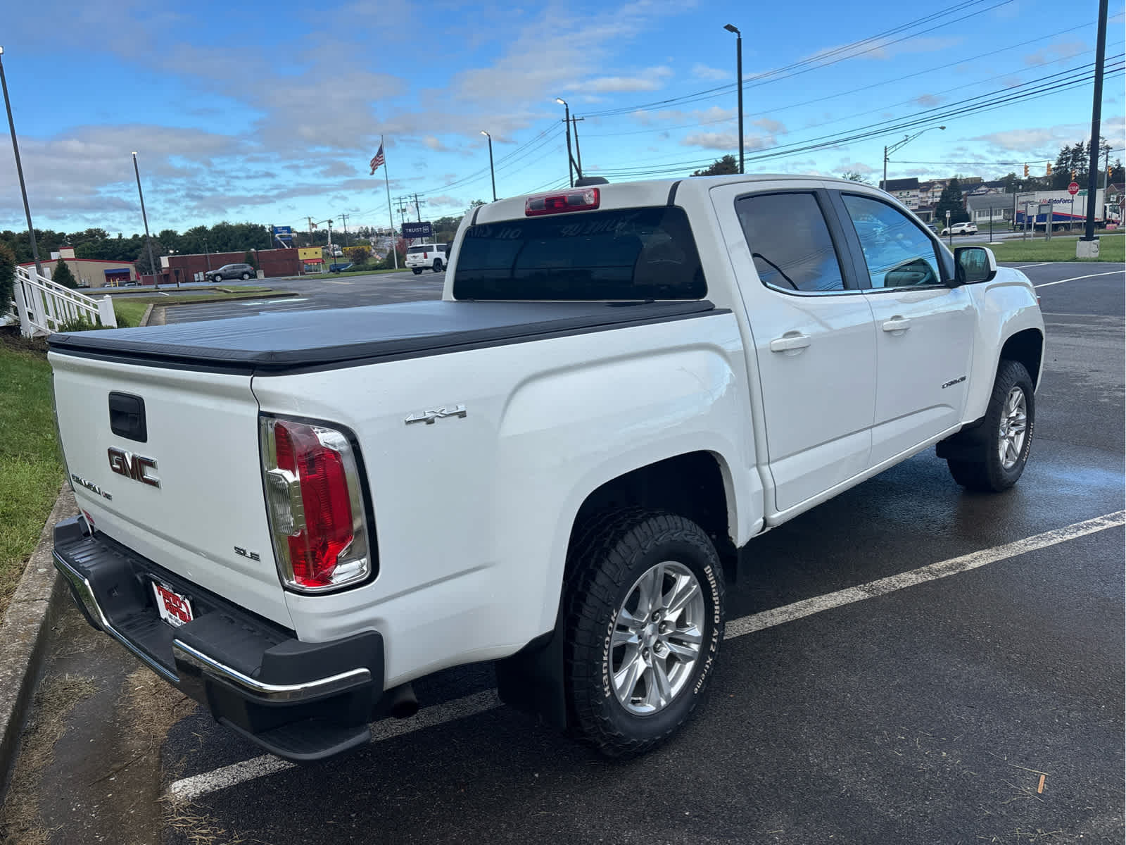 Summit White 2019 GMC Canyon Pickup Truck Four-Wheel Drive 8-Speed Automatic