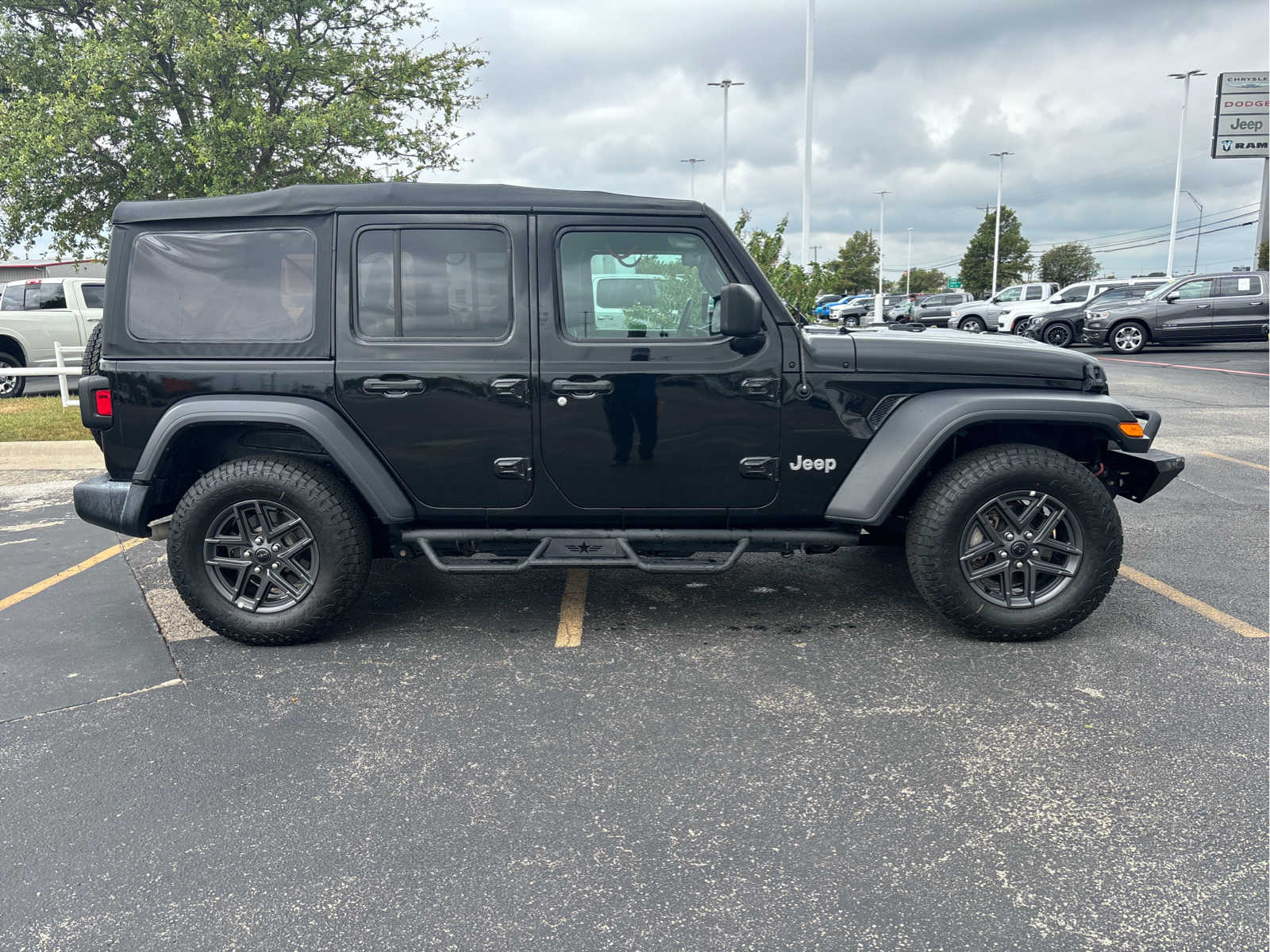 2019 Jeep Wrangler Unlimited Sport 2