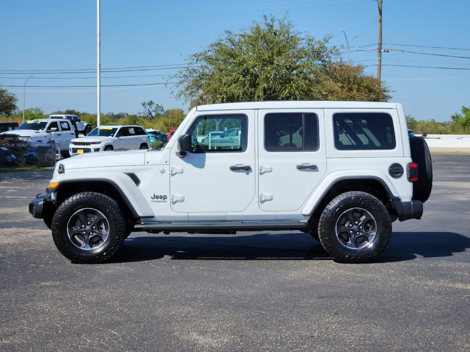 2020 Jeep Wrangler Unlimited Sahara Altitude 4