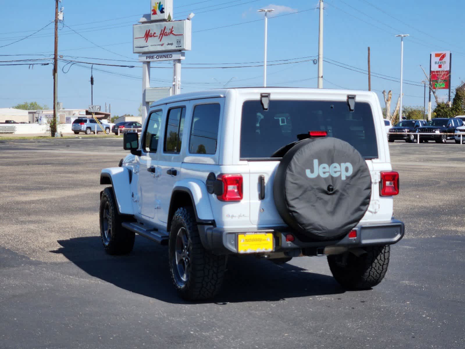 2020 Jeep Wrangler Unlimited Sahara Altitude 7