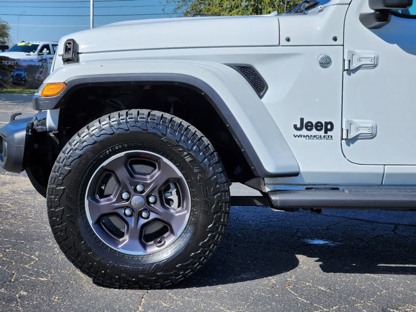 2020 Jeep Wrangler Unlimited Sahara Altitude 9