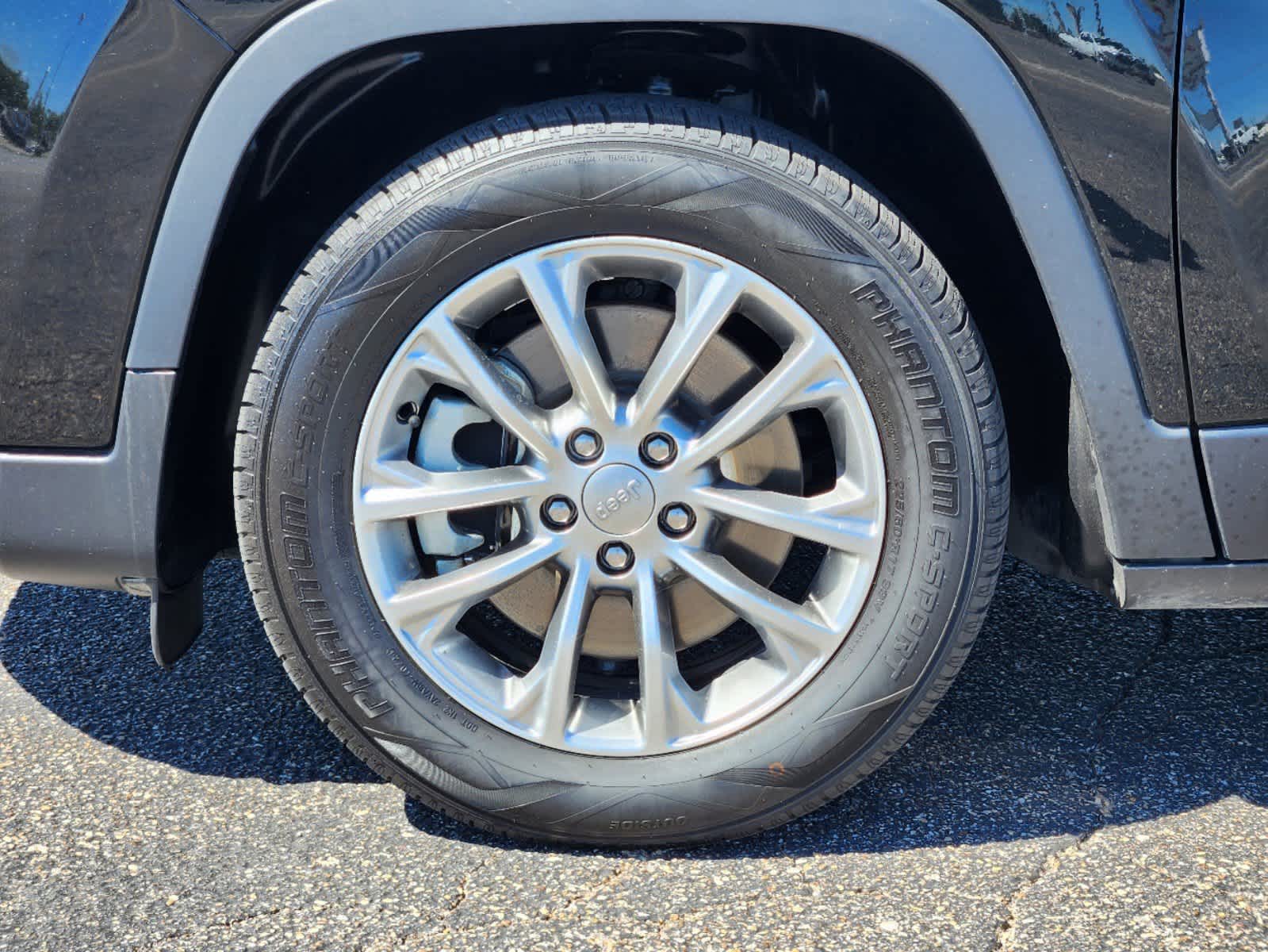 2022 Jeep Cherokee Latitude Lux 8