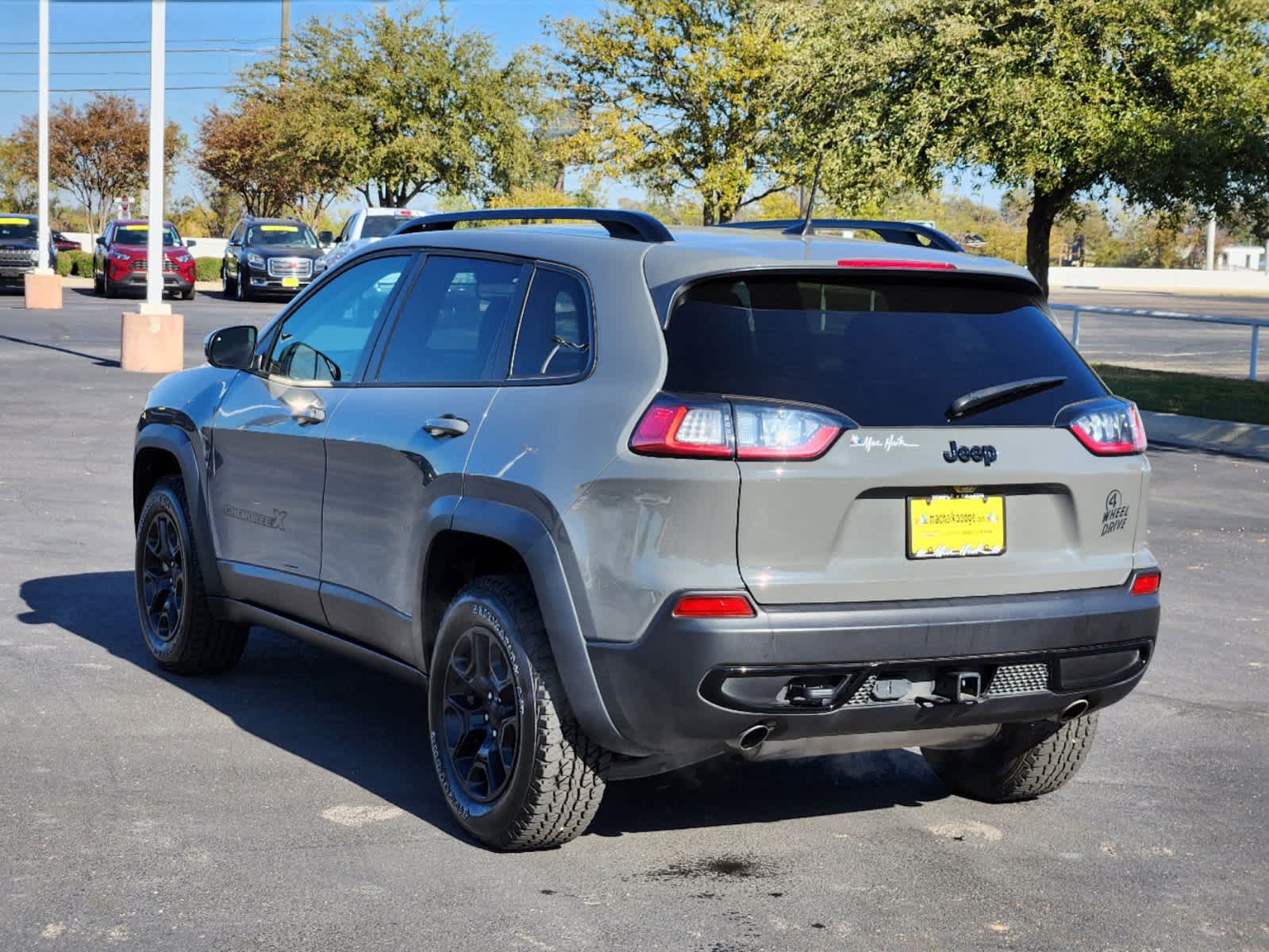 2022 Jeep Cherokee X 8