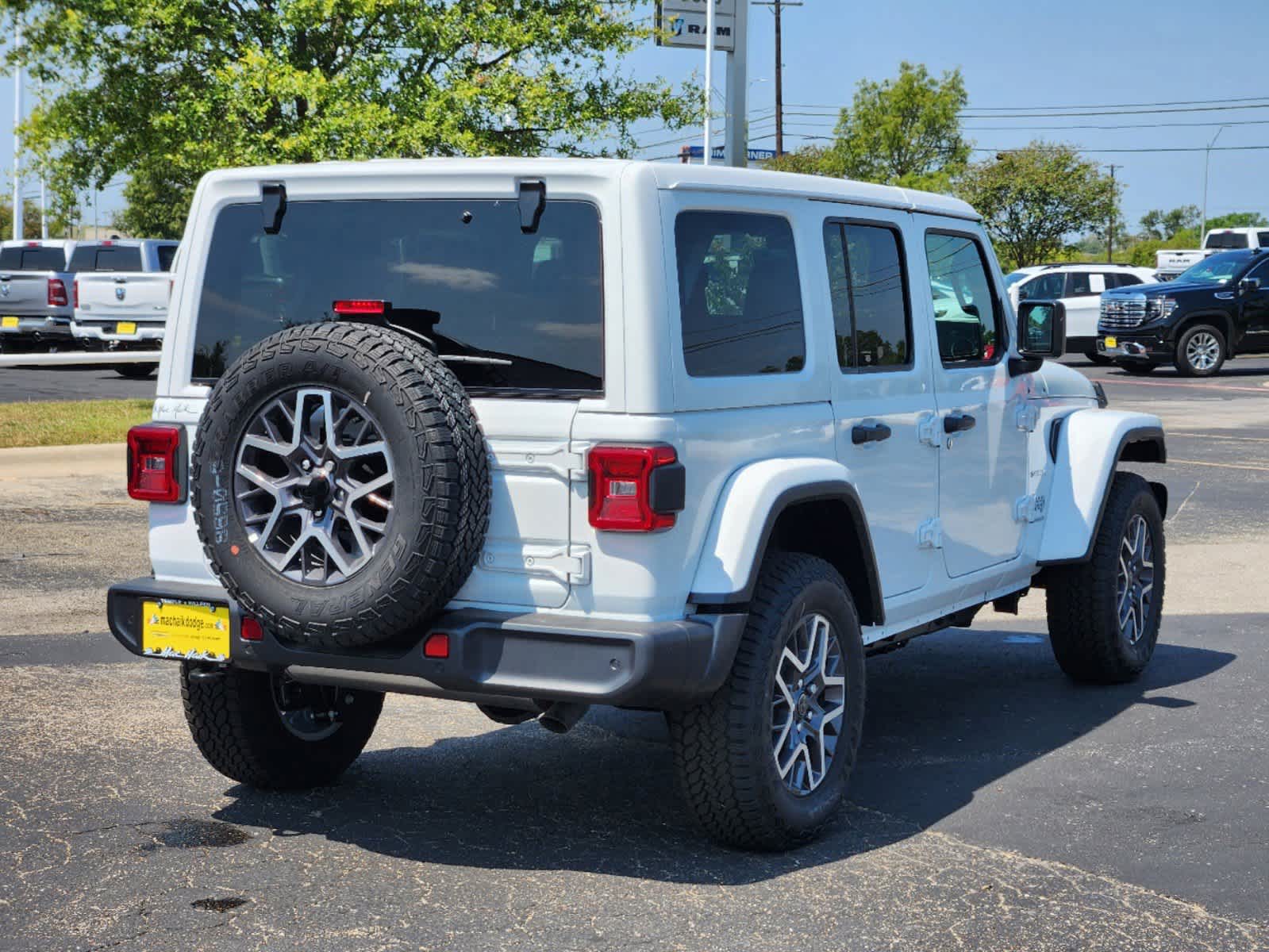 2024 Jeep Wrangler Sahara 4