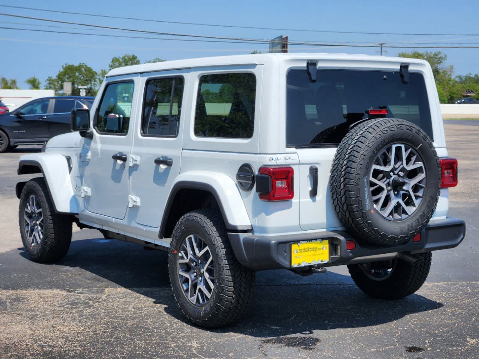 2024 Jeep Wrangler Sahara 3