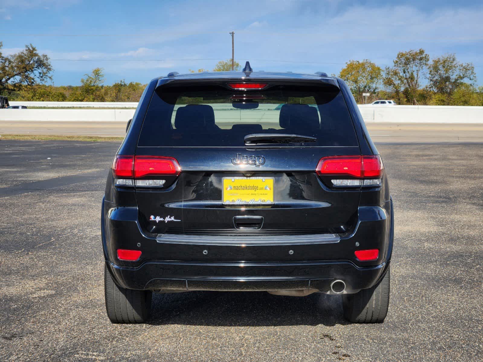 2018 Jeep Grand Cherokee Altitude 6