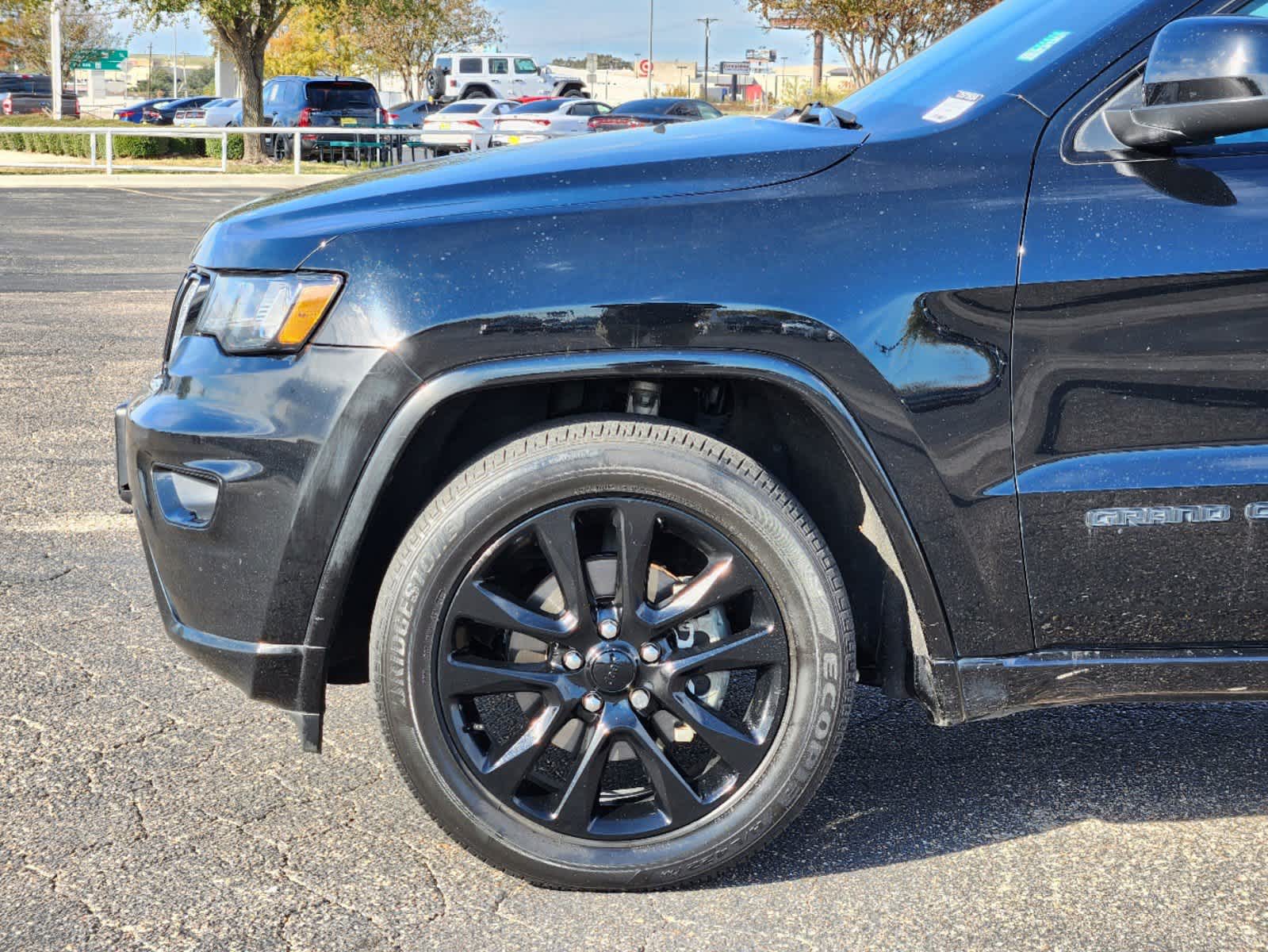 2018 Jeep Grand Cherokee Altitude 9