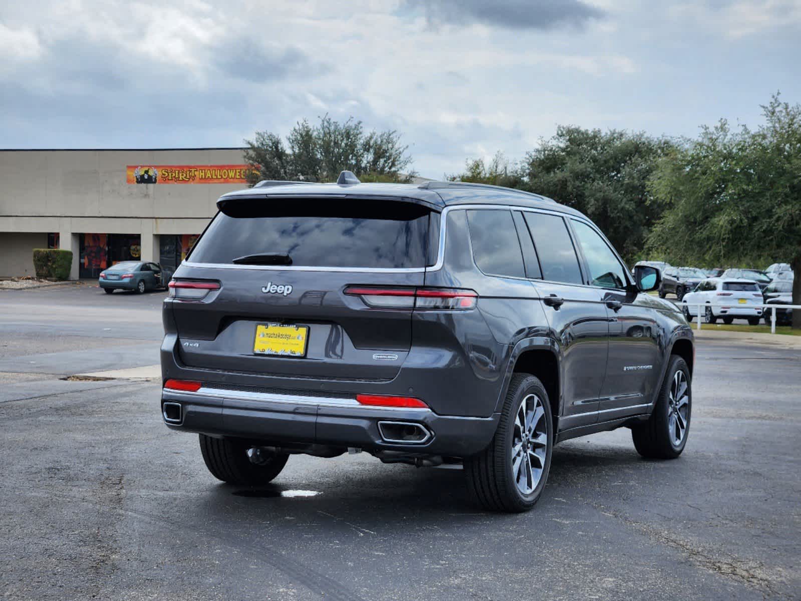 2025 Jeep Grand Cherokee L Overland 3