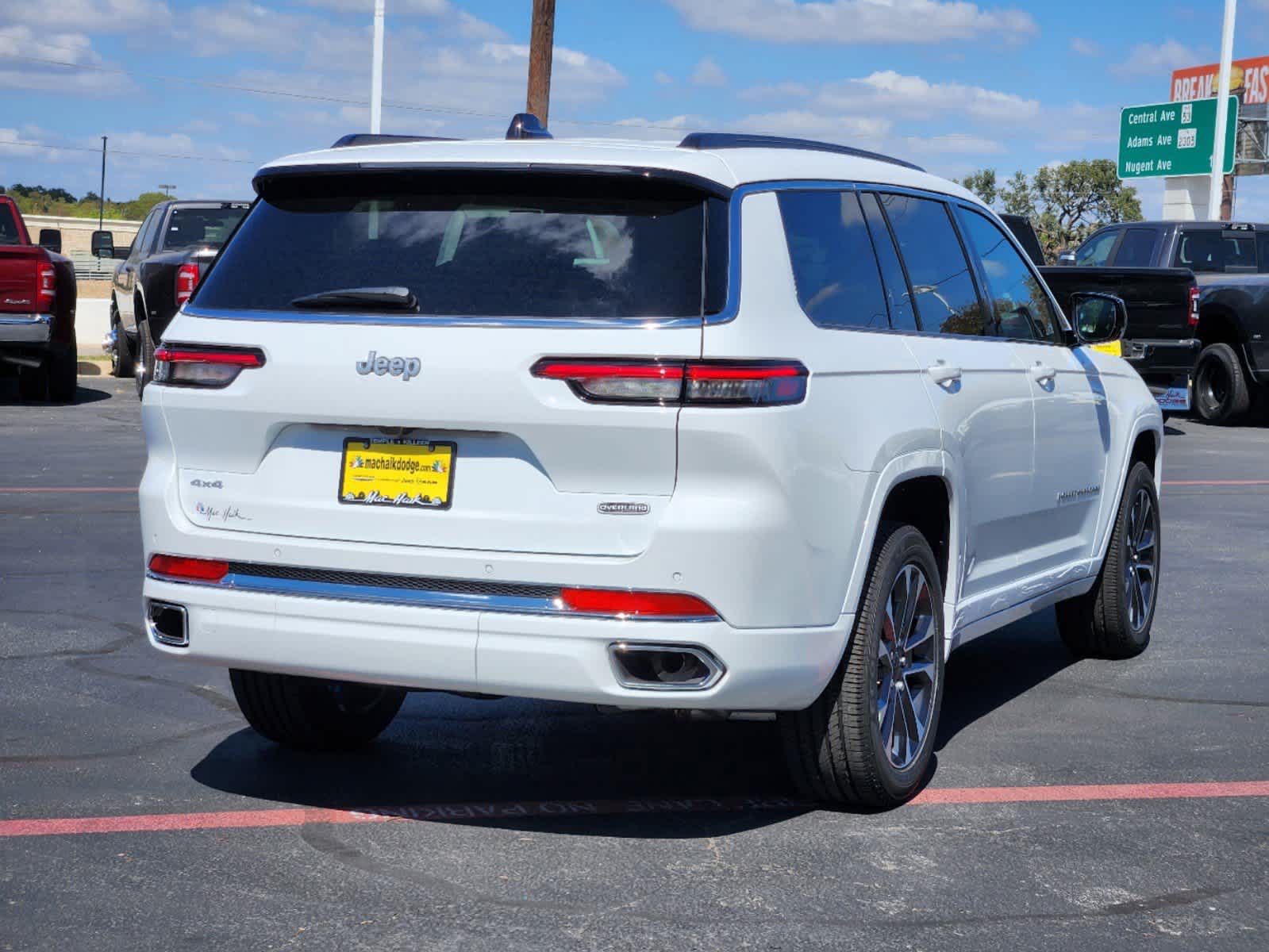 2025 Jeep Grand Cherokee L Overland 3