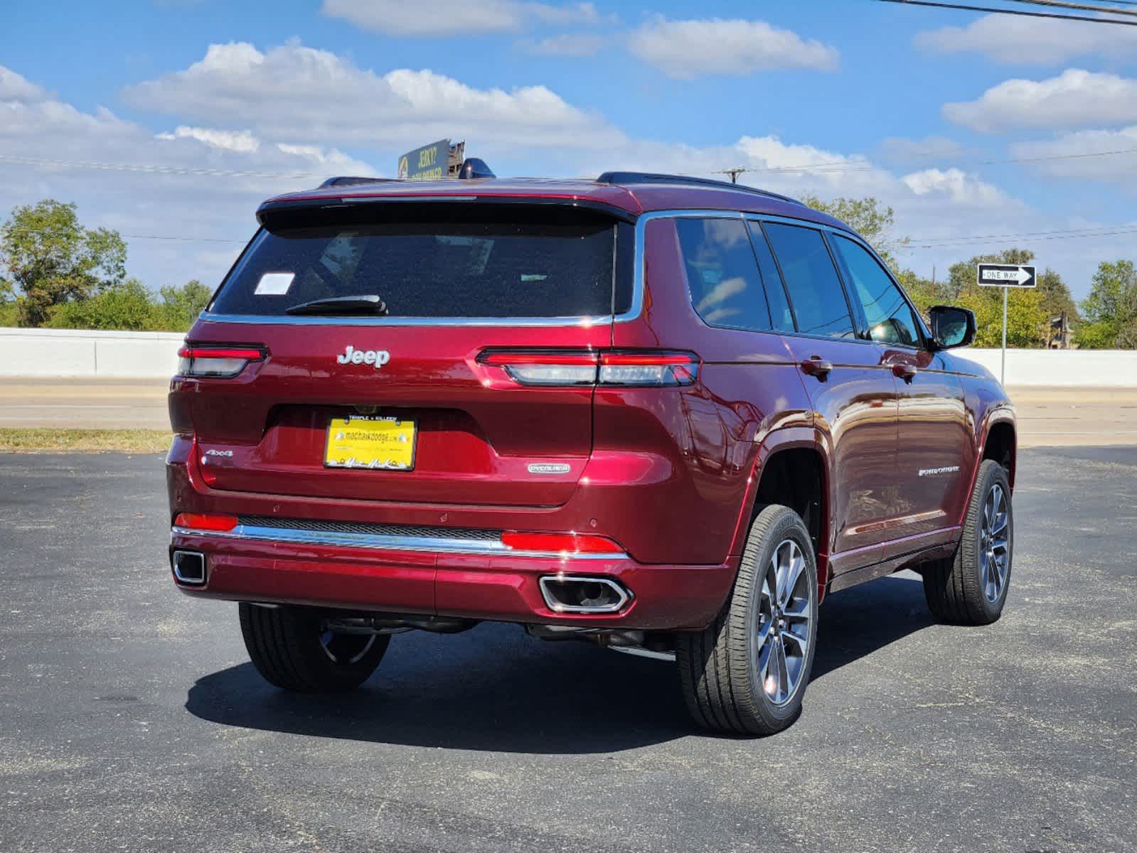 2025 Jeep Grand Cherokee L Overland 3