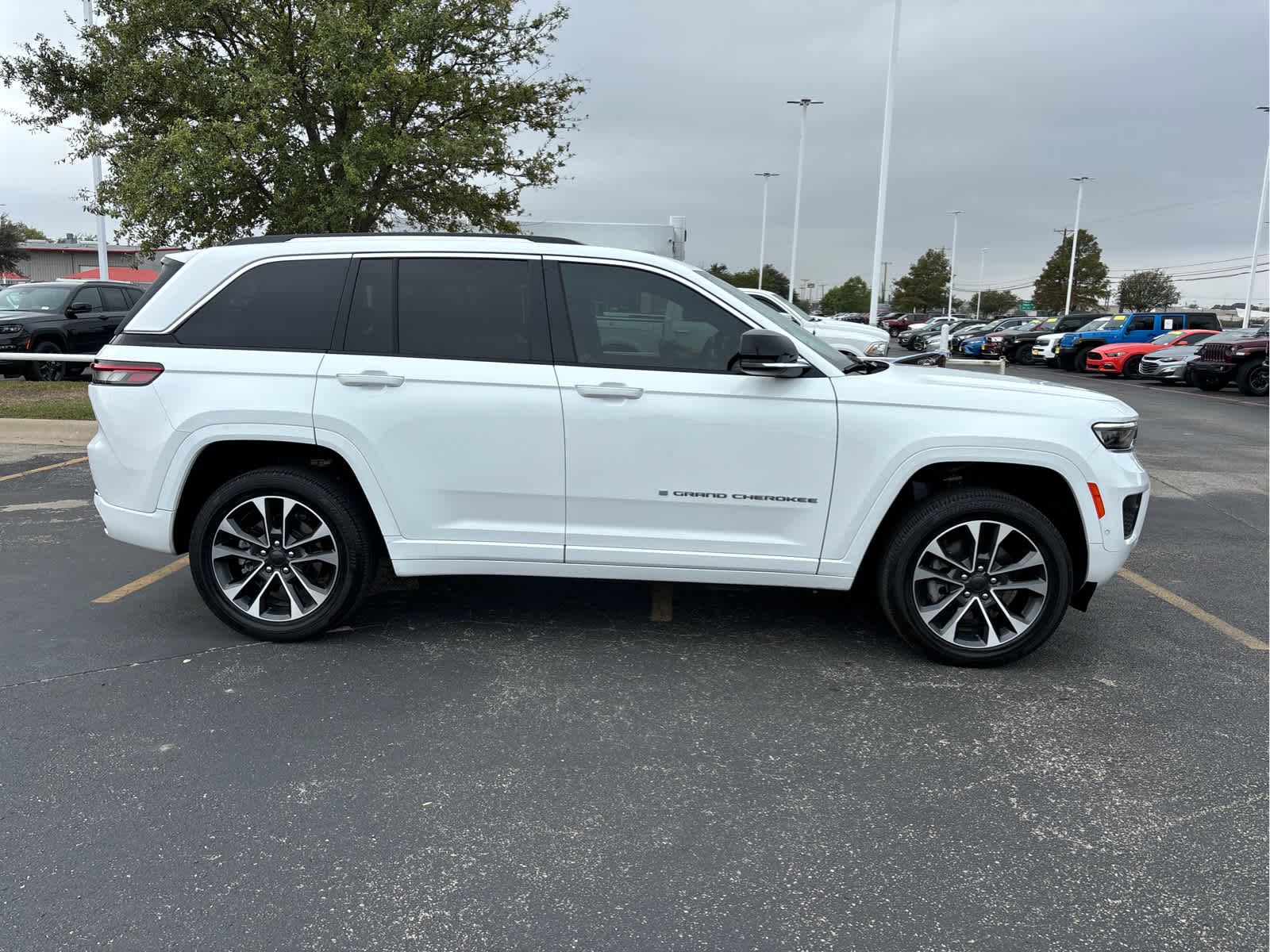 2022 Jeep Grand Cherokee 4xe Overland 13