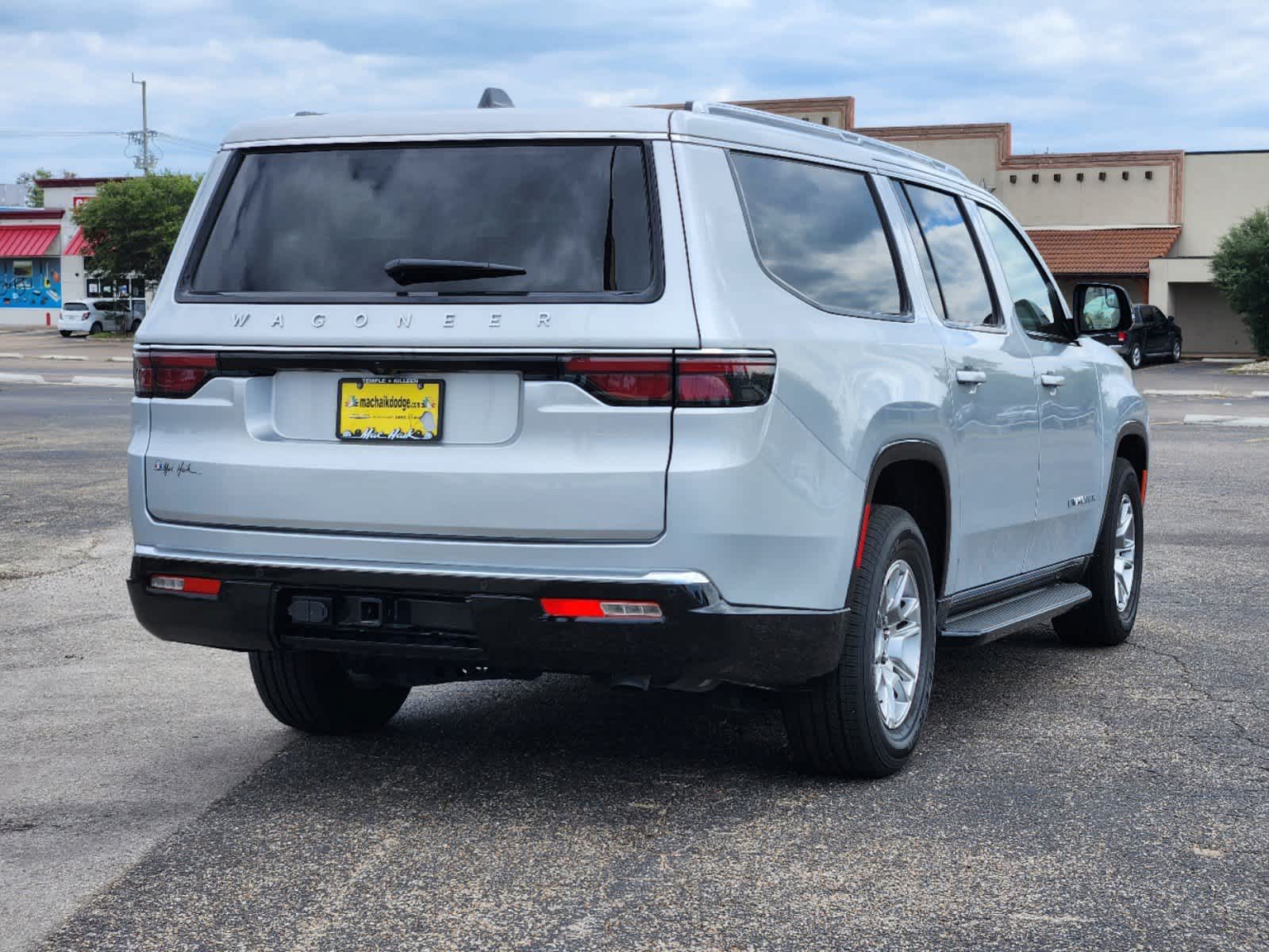 2024 Jeep Wagoneer L  3