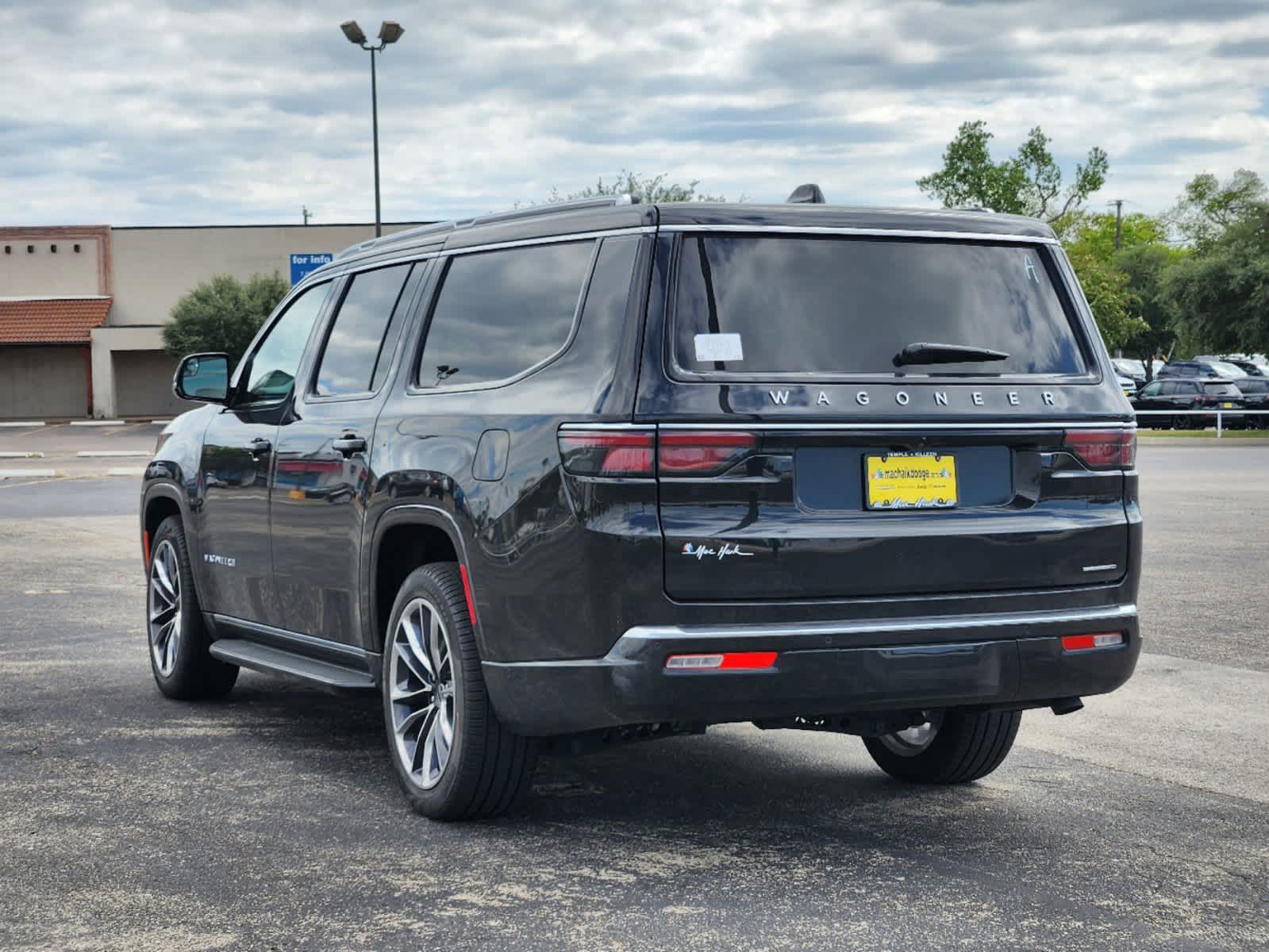 2024 Jeep Wagoneer L Series II 4