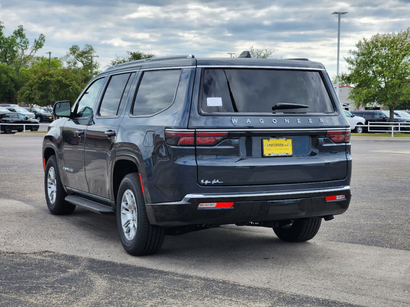 2024 Jeep Wagoneer  4