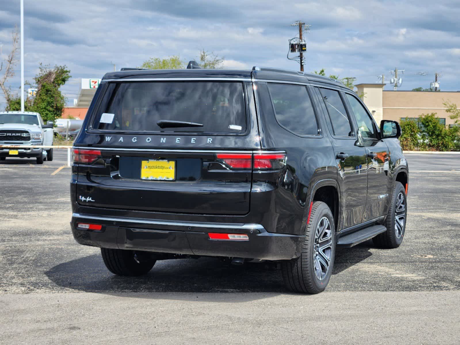 2024 Jeep Wagoneer  3