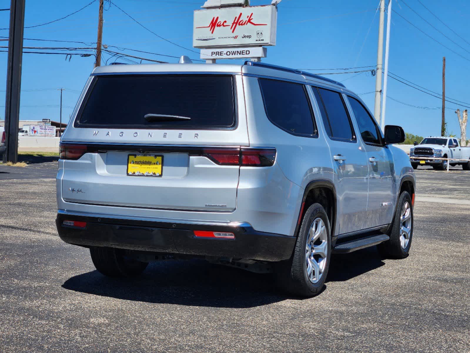 2022 Jeep Wagoneer Series II 4