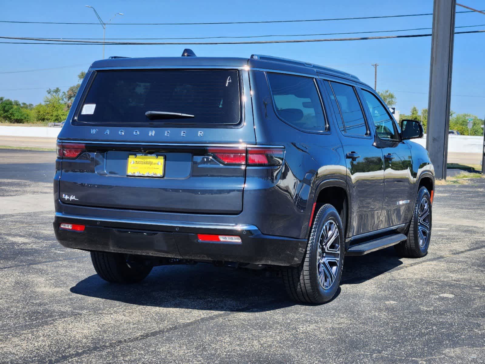 2024 Jeep Wagoneer  3