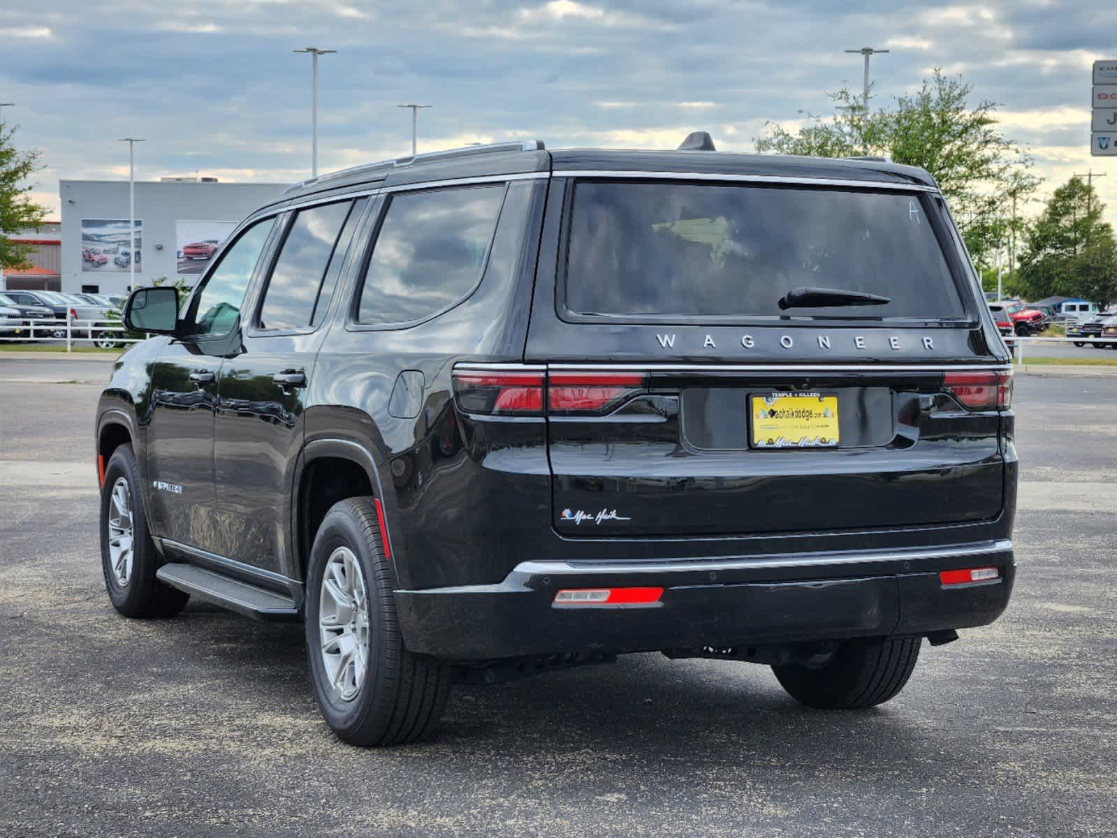 2024 Jeep Wagoneer  4