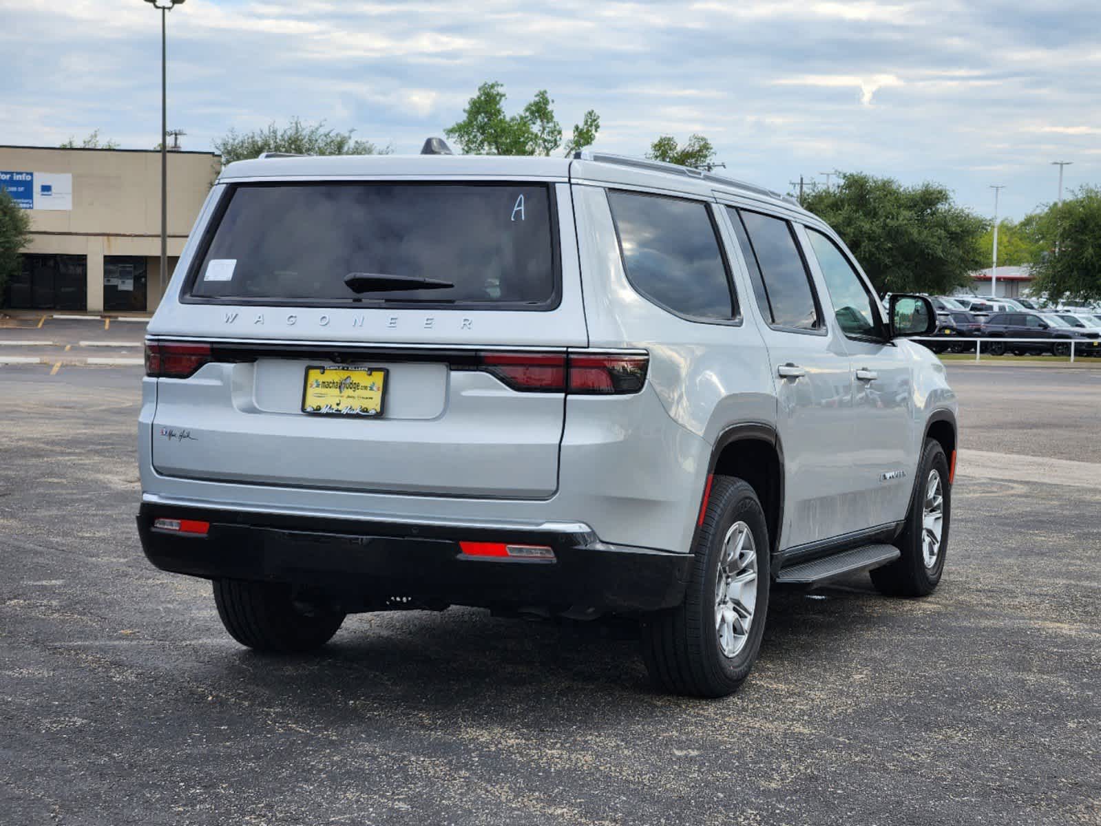 2024 Jeep Wagoneer  3