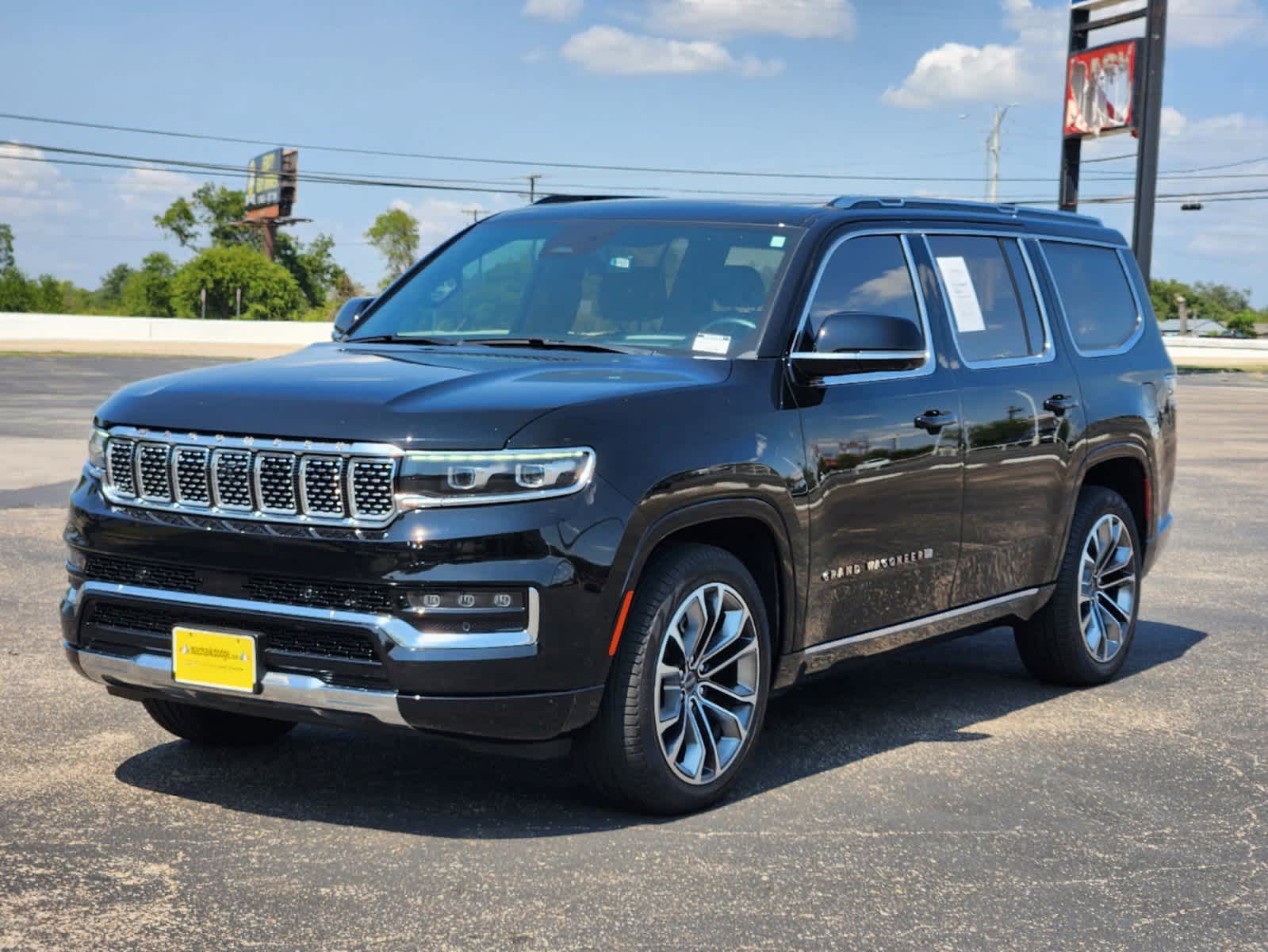 2023 Jeep Grand Wagoneer Series III 3