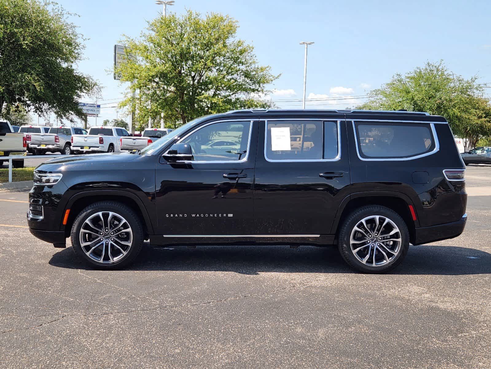 2023 Jeep Grand Wagoneer Series III 4