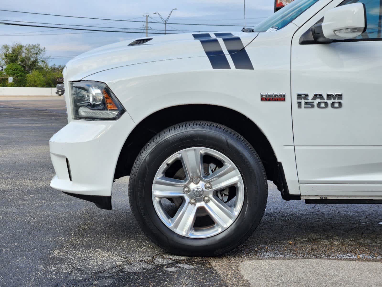 2016 Ram 1500 Sport 2WD Crew Cab 140.5 9