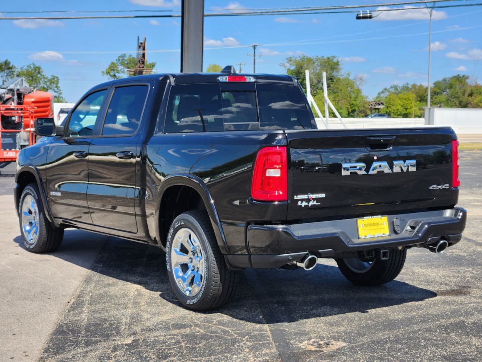 2025 Ram 1500 Lone Star 4x4 Crew Cab 57 Box 3