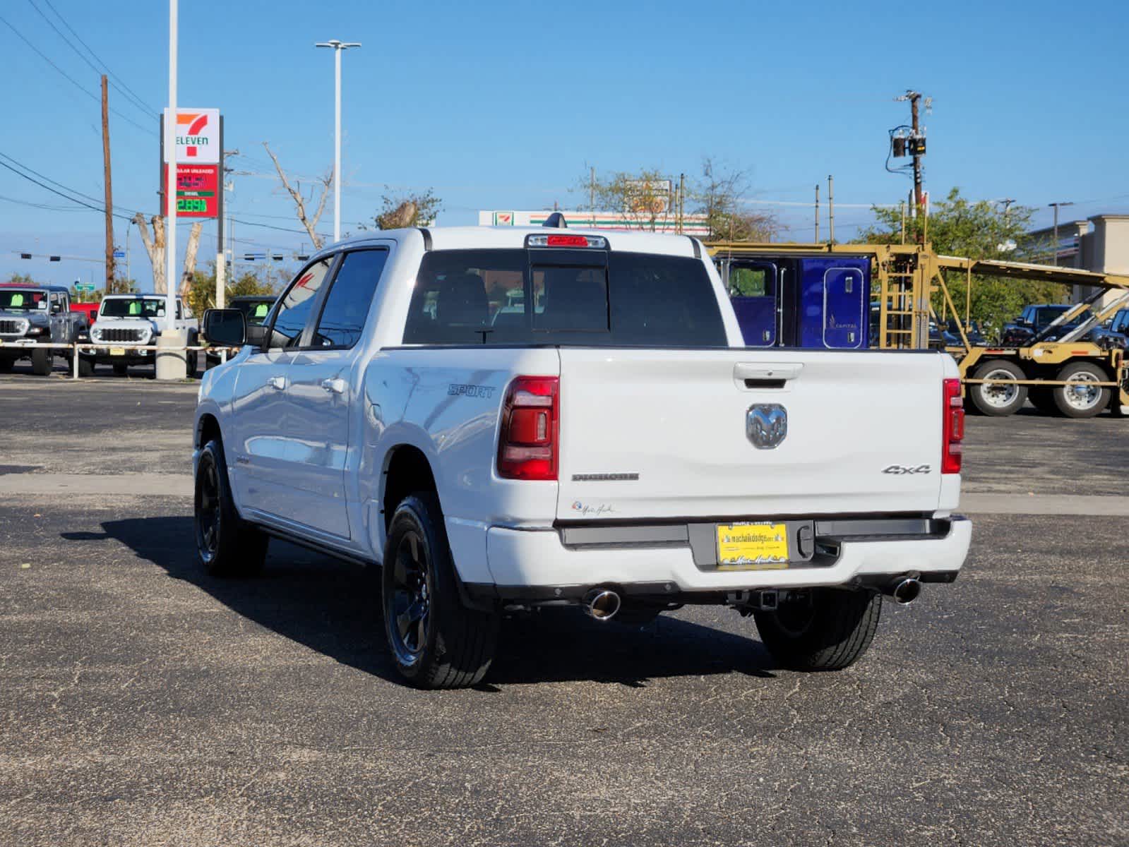 2023 Ram 1500 Big Horn 4x4 Crew Cab 57 Box 8